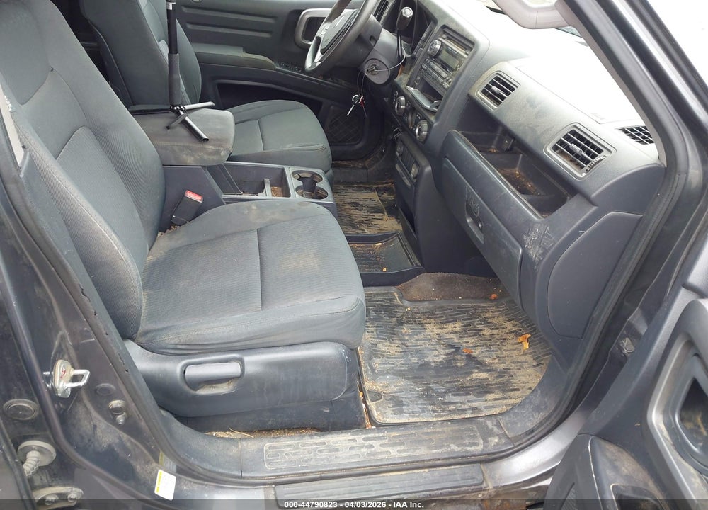2011 HONDA RIDGELINE RTS VIN: 5FPYK1F48BB004306