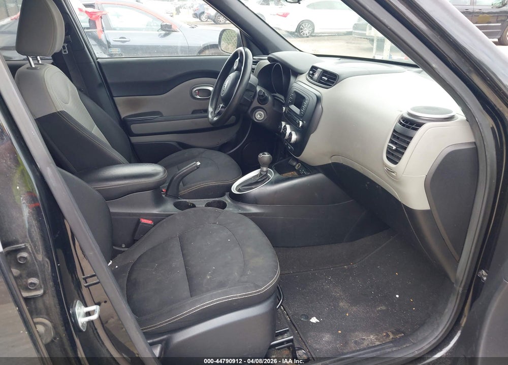 2014 KIA SOUL + VIN: KNDJP3A54E7023730
