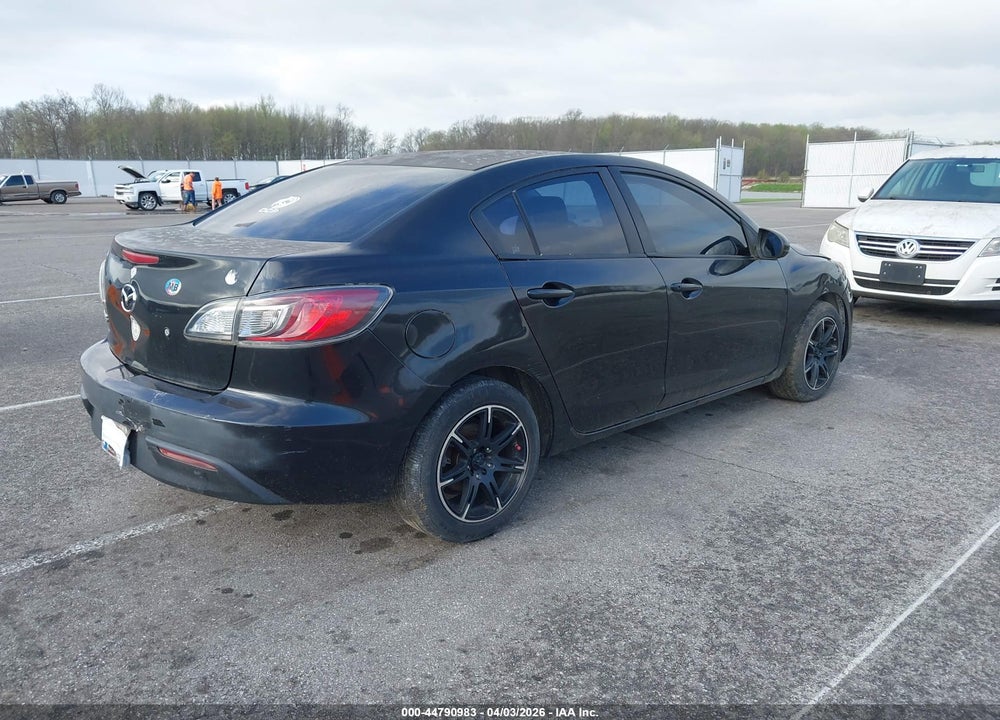 2011 MAZDA 3 I SPORT VIN: JM1BL1UG6B1360870