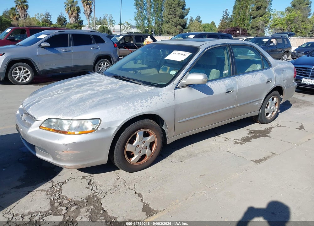 1998 HONDA ACCORD EX VIN: 1HGCG667XWA101521