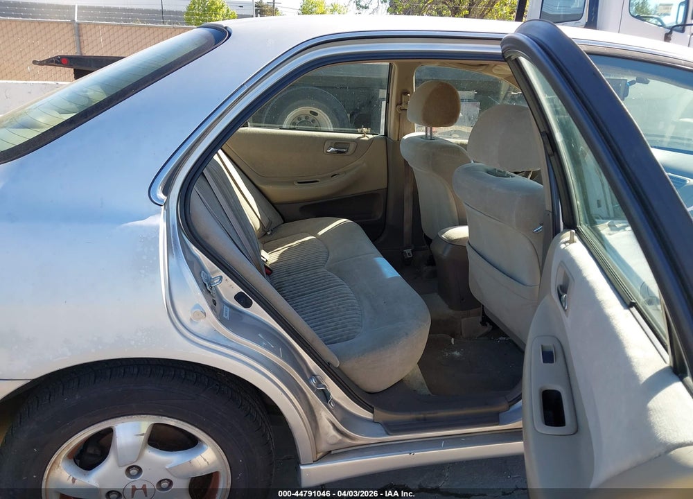 1998 HONDA ACCORD EX VIN: 1HGCG667XWA101521