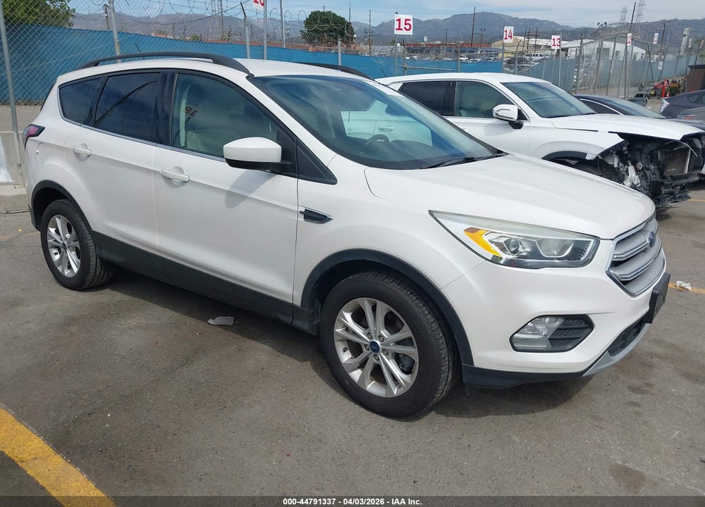 2018 FORD ESCAPE SEL VIN: 1FMCU0HD2JUA37307
