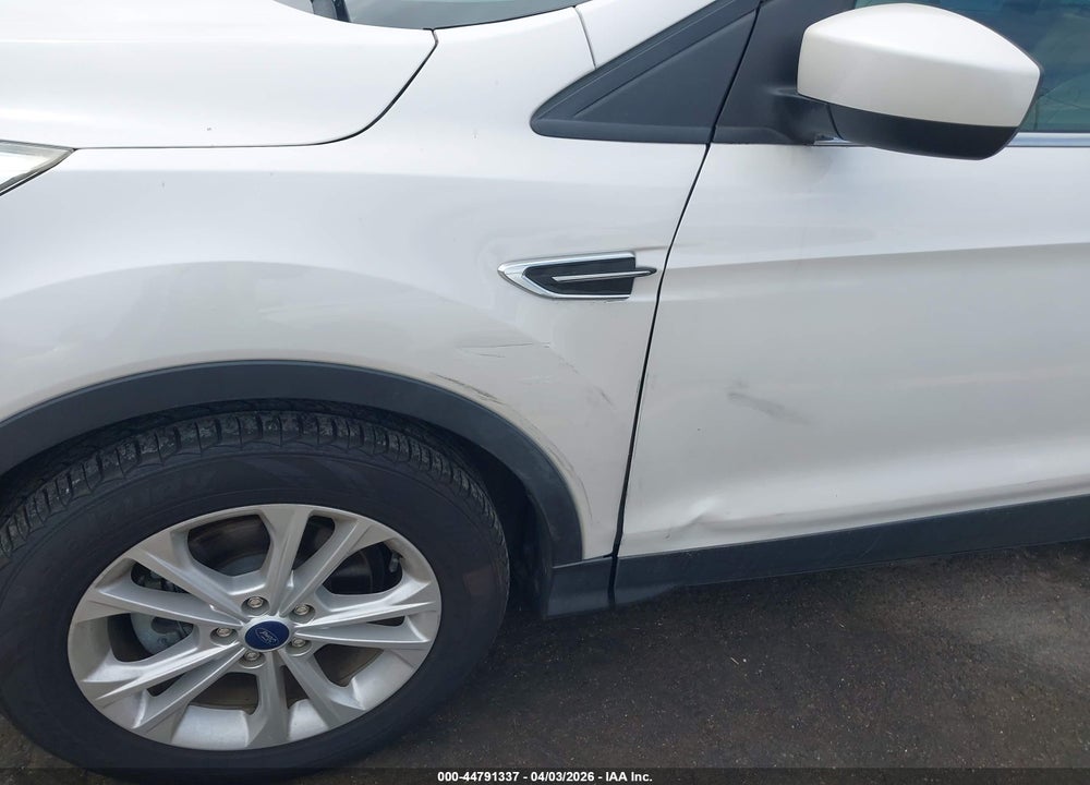 2018 FORD ESCAPE SEL VIN: 1FMCU0HD2JUA37307