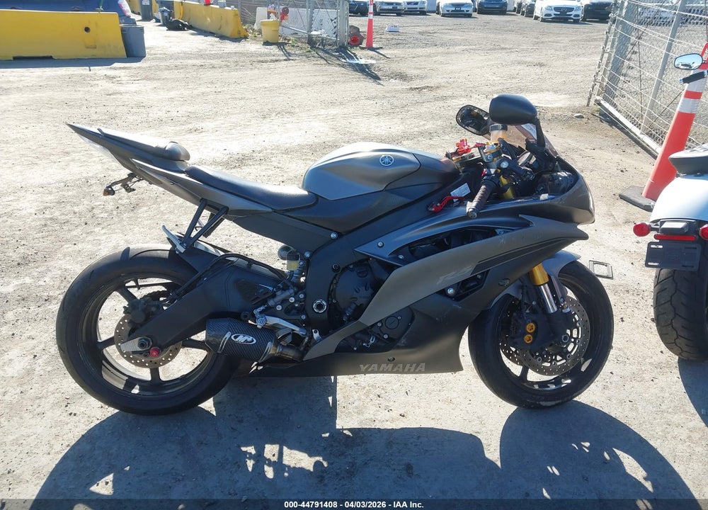 2014 YAMAHA YZFR6 C VIN: JYARJ16Y5EA008213