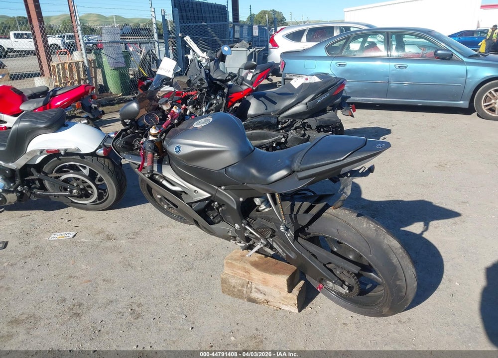 2014 YAMAHA YZFR6 C VIN: JYARJ16Y5EA008213