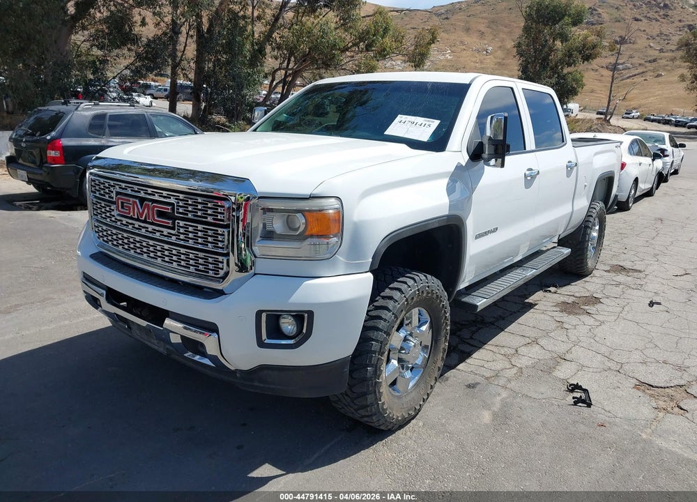 2015 GMC SIERRA 2500HD VIN: 1GT12XEGXFF138583