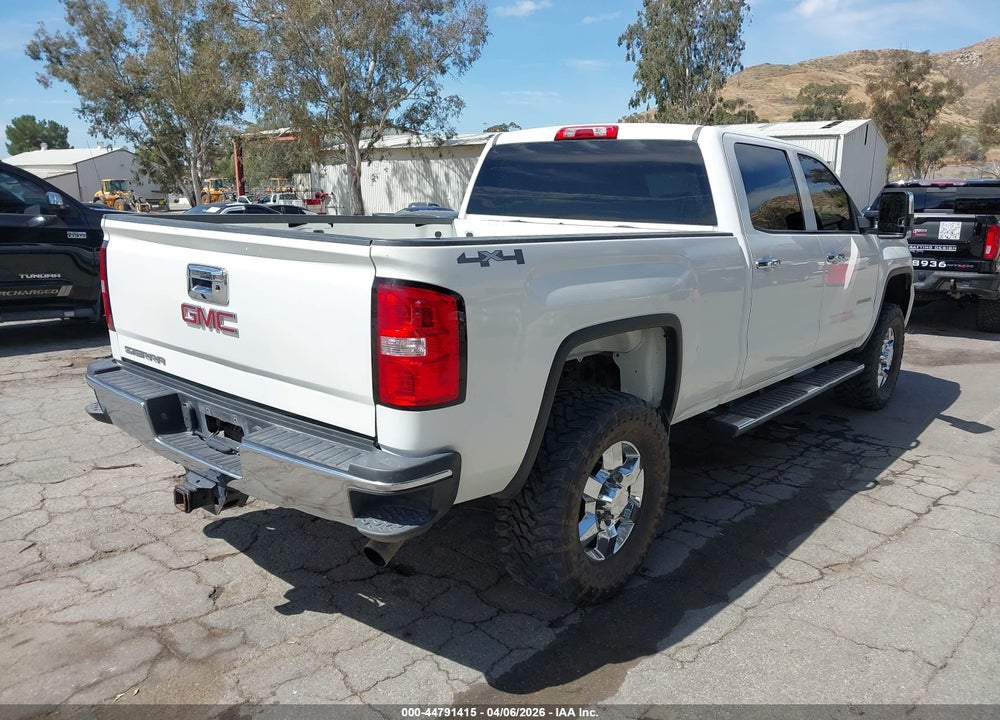 2015 GMC SIERRA 2500HD VIN: 1GT12XEGXFF138583