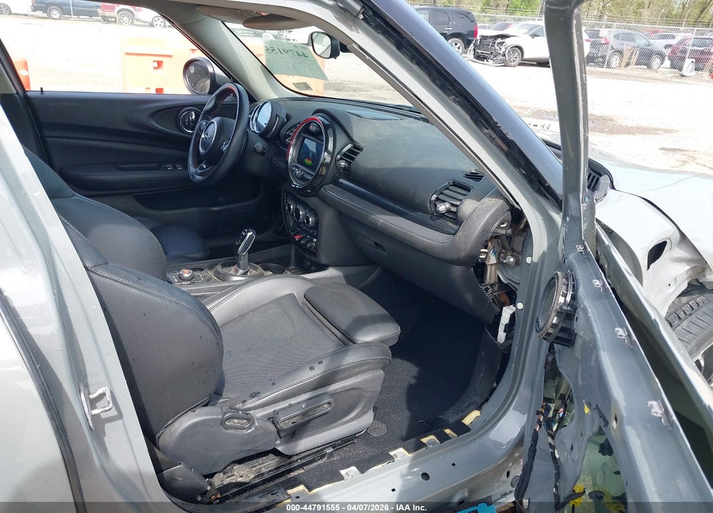2020 MINI CLUBMAN COOPER S VIN: WMWXJ1C0XL2M90840