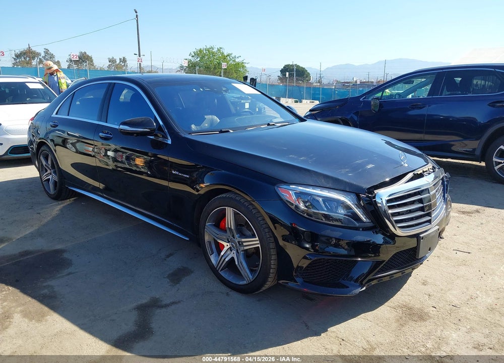 2015 MERCEDES-BENZ S 63 AMG 4MATIC VIN: WDDUG7JB4FA134637