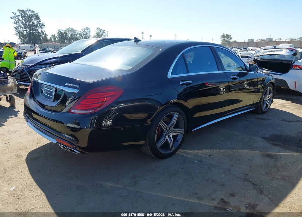 2015 MERCEDES-BENZ S 63 AMG 4MATIC VIN: WDDUG7JB4FA134637