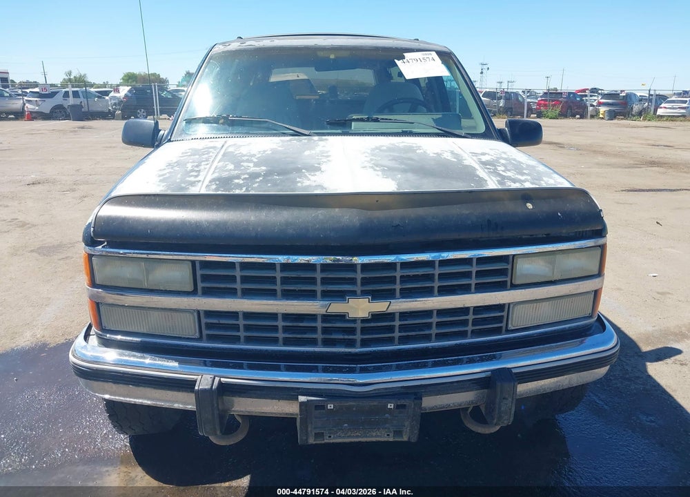 1992 CHEVROLET SUBURBAN K2500 VIN: 1GNGK26K5NJ322123