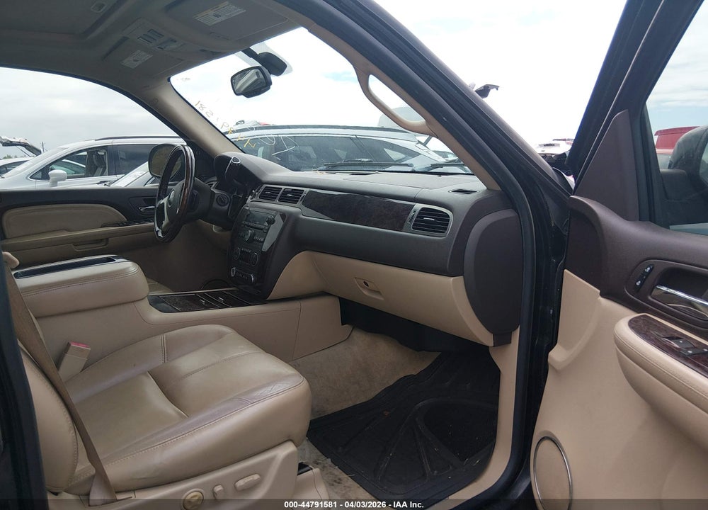 2007 GMC YUKON DENALI VIN: 1GKFK63877J212704