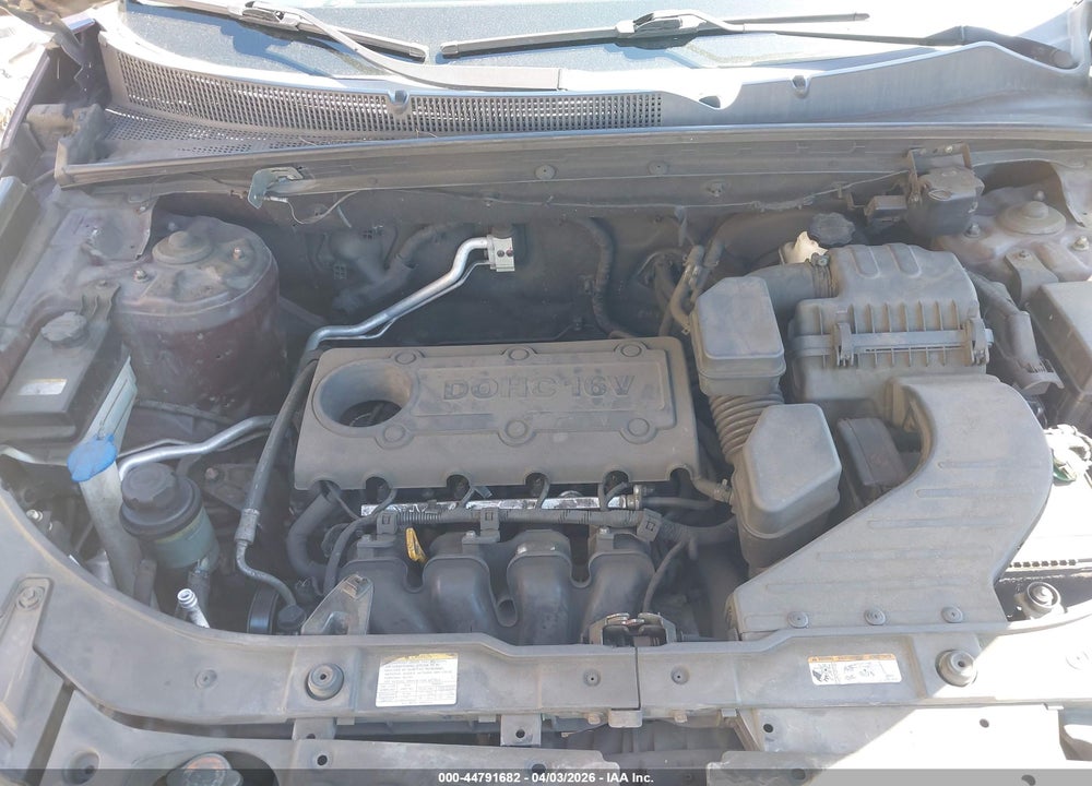 2011 KIA SORENTO LX VIN: 5XYKTCA11BG004371