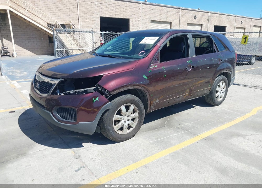 2011 KIA SORENTO LX VIN: 5XYKTCA11BG004371