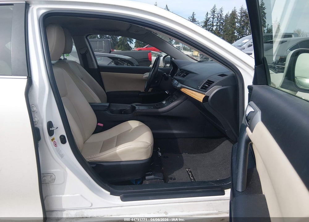 2011 LEXUS CT 200H VIN: JTHKD5BH8B2030625