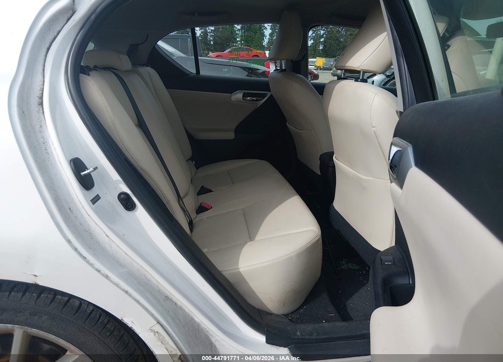 2011 LEXUS CT 200H VIN: JTHKD5BH8B2030625