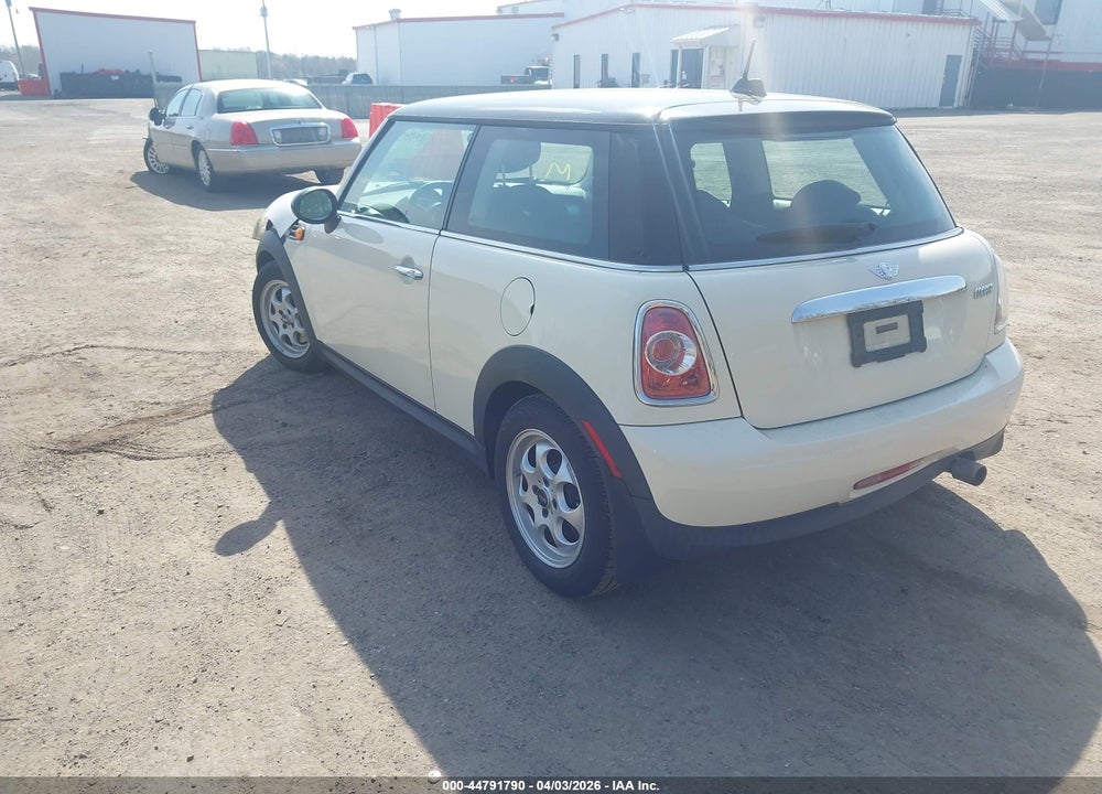 2013 MINI HARDTOP COOPER VIN: WMWSU3C57DT546446