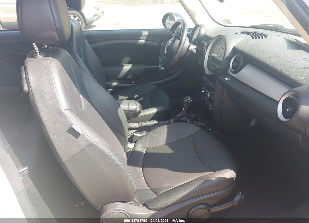 2013 MINI HARDTOP COOPER VIN: WMWSU3C57DT546446