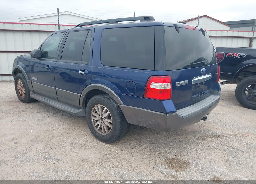 2007 FORD EXPEDITION XLT VIN: 1FMFU15597LA90018