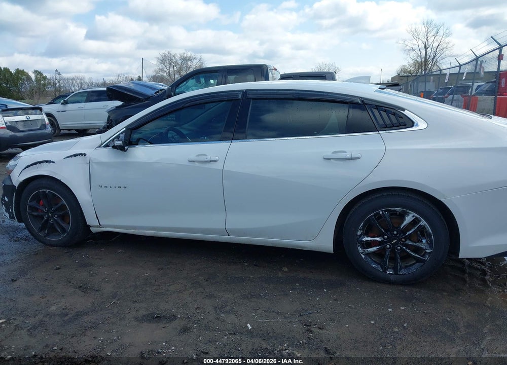2018 CHEVROLET MALIBU LT VIN: 1G1ZD5ST8JF188211