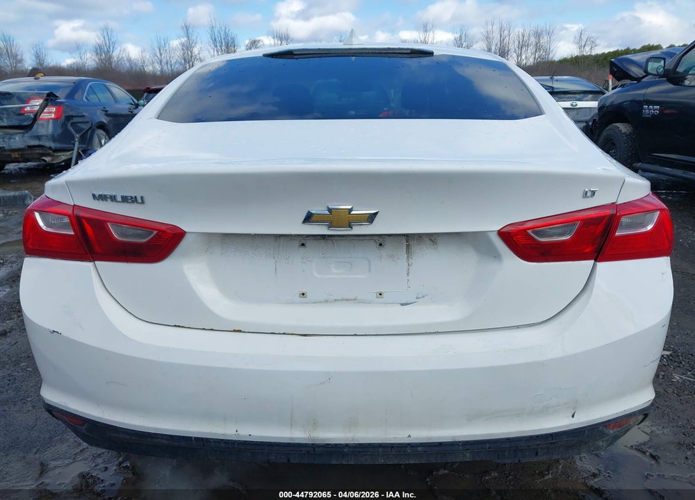 2018 CHEVROLET MALIBU LT VIN: 1G1ZD5ST8JF188211