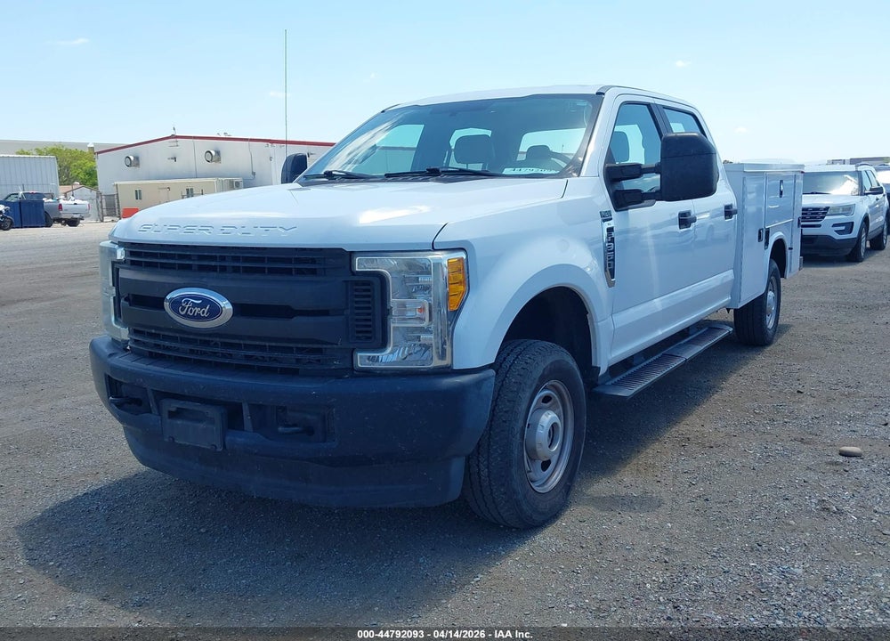 2017 FORD F-350 XL VIN: 1FD8W3B60HED72825