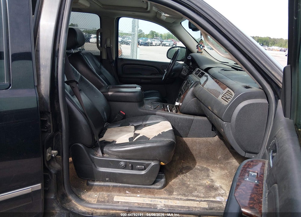 2009 GMC YUKON DENALI VIN: 1GKFC03239R240249