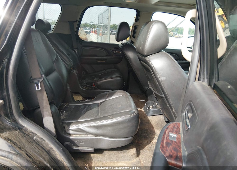 2009 GMC YUKON DENALI VIN: 1GKFC03239R240249