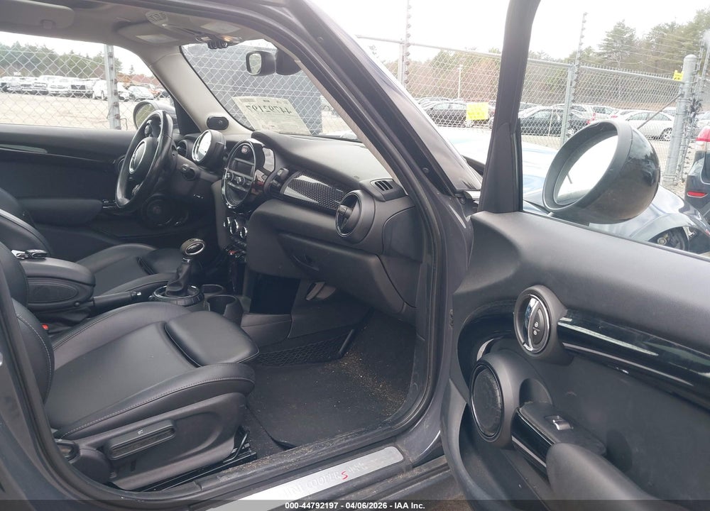 2016 MINI HARDTOP COOPER S VIN: WMWXU3C55G2D28265
