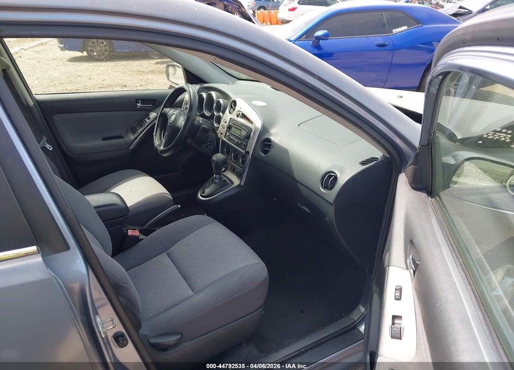 2005 TOYOTA MATRIX XR VIN: 2T1KR32E25C449167