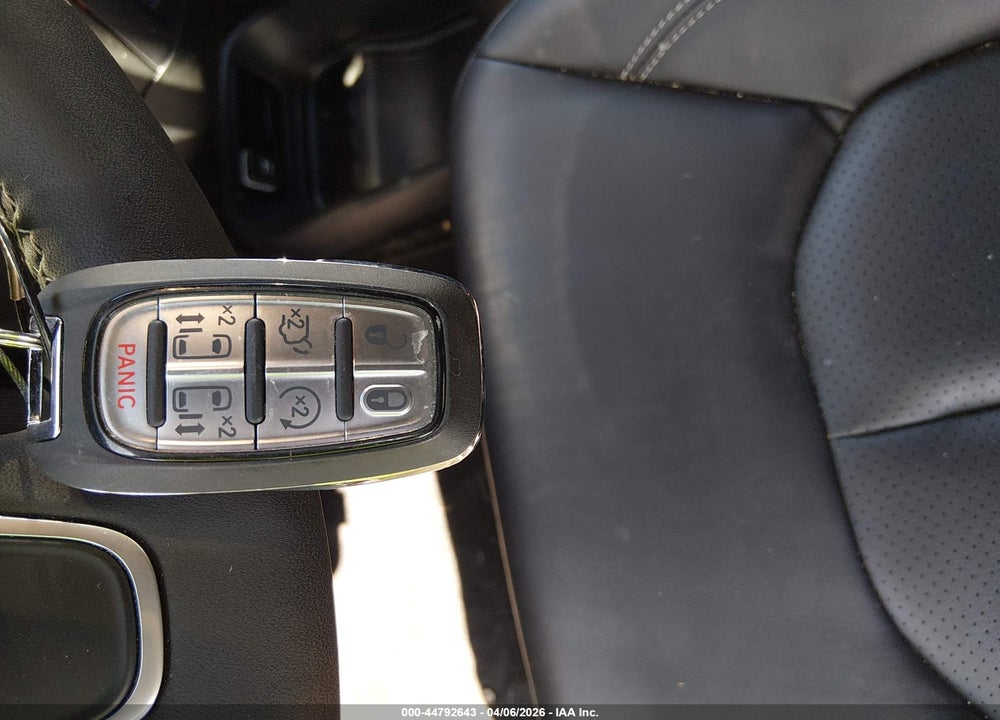 2026 CHRYSLER PACIFICA SELECT VIN: 2C4RC1BG1TR200930