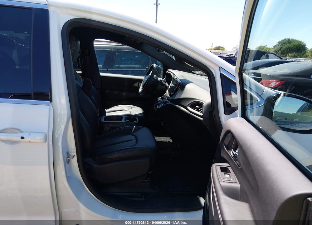 2026 CHRYSLER PACIFICA SELECT VIN: 2C4RC1BG1TR200930