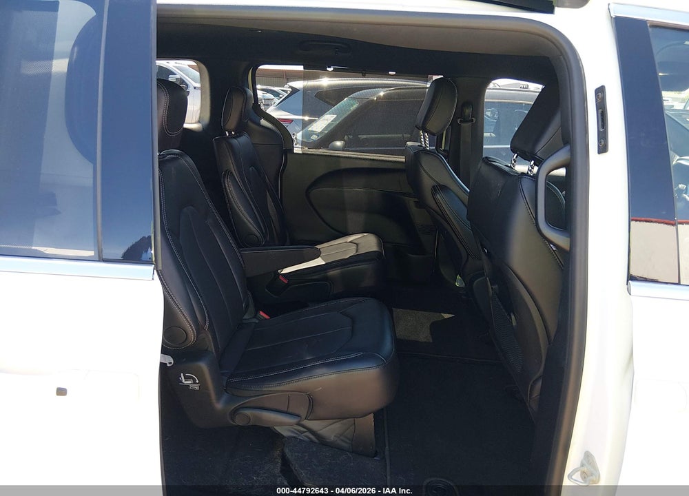 2026 CHRYSLER PACIFICA SELECT VIN: 2C4RC1BG1TR200930
