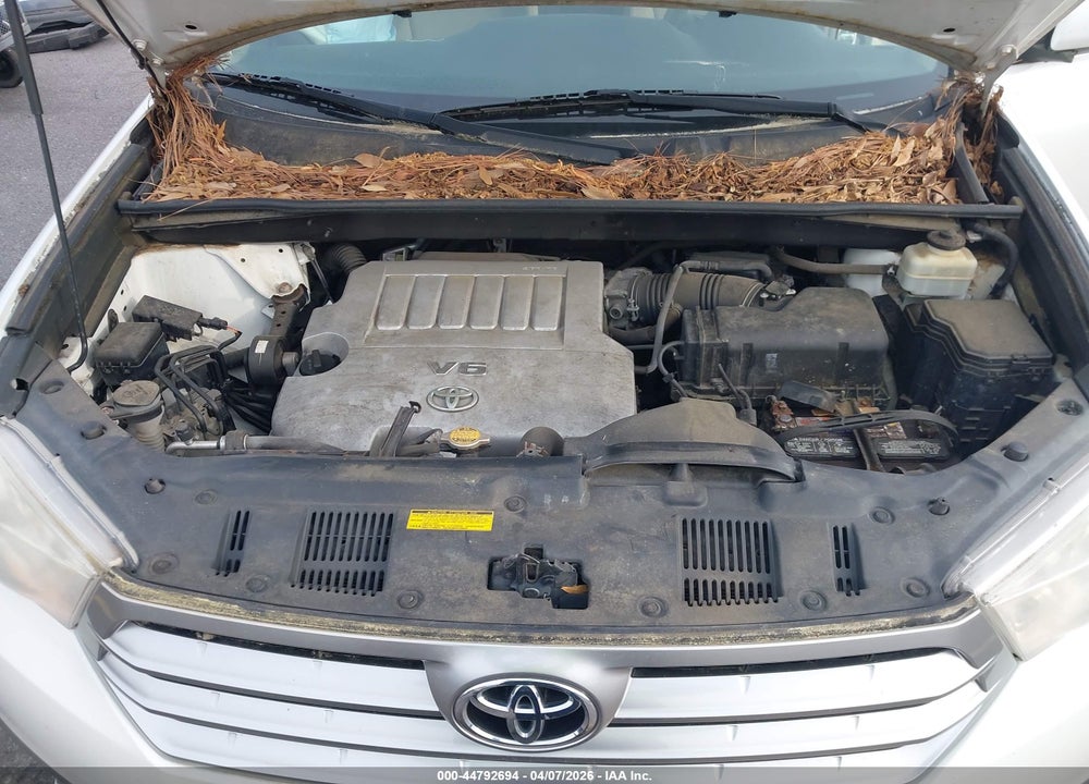 2011 TOYOTA HIGHLANDER BASE V6 VIN: 5TDZK3EH8BS048296