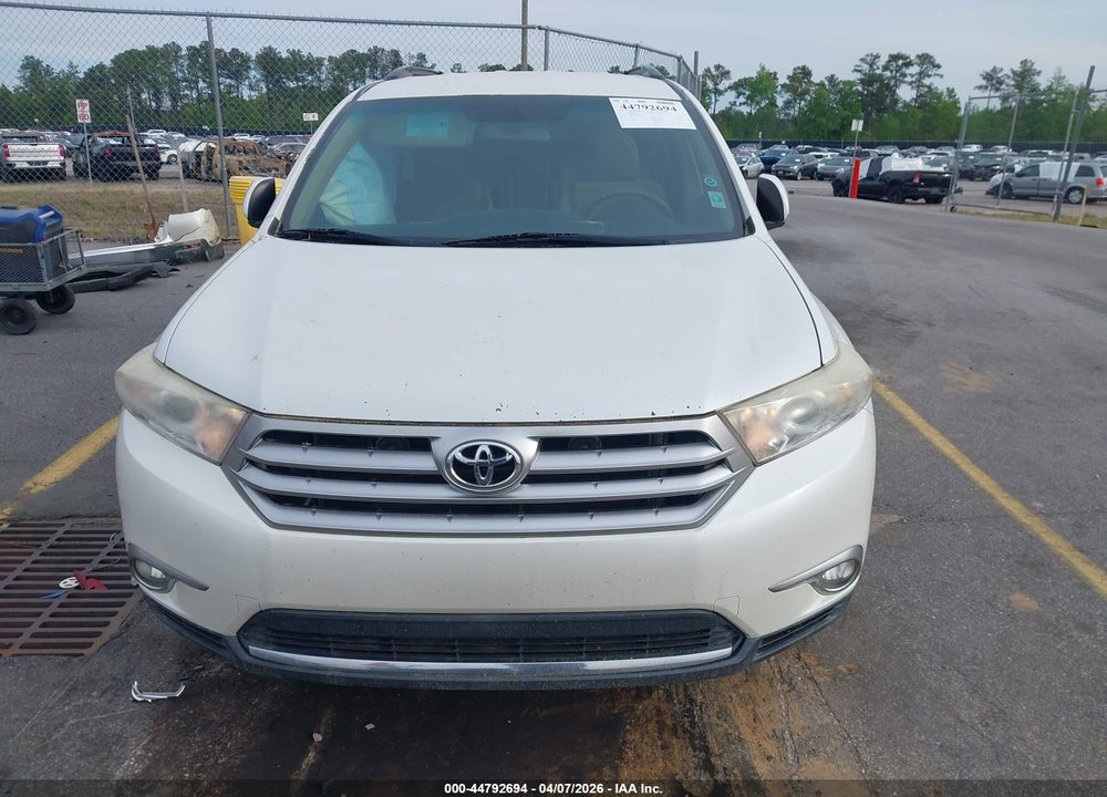 2011 TOYOTA HIGHLANDER BASE V6 VIN: 5TDZK3EH8BS048296