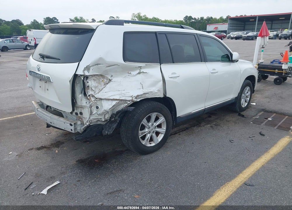 2011 TOYOTA HIGHLANDER BASE V6 VIN: 5TDZK3EH8BS048296