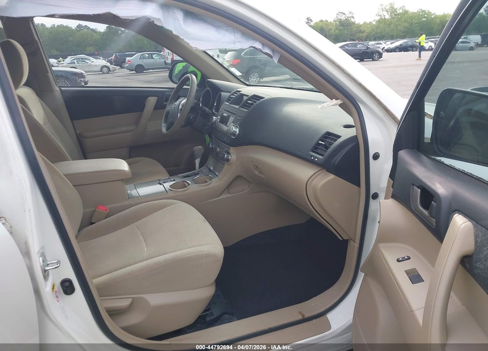 2011 TOYOTA HIGHLANDER BASE V6 VIN: 5TDZK3EH8BS048296