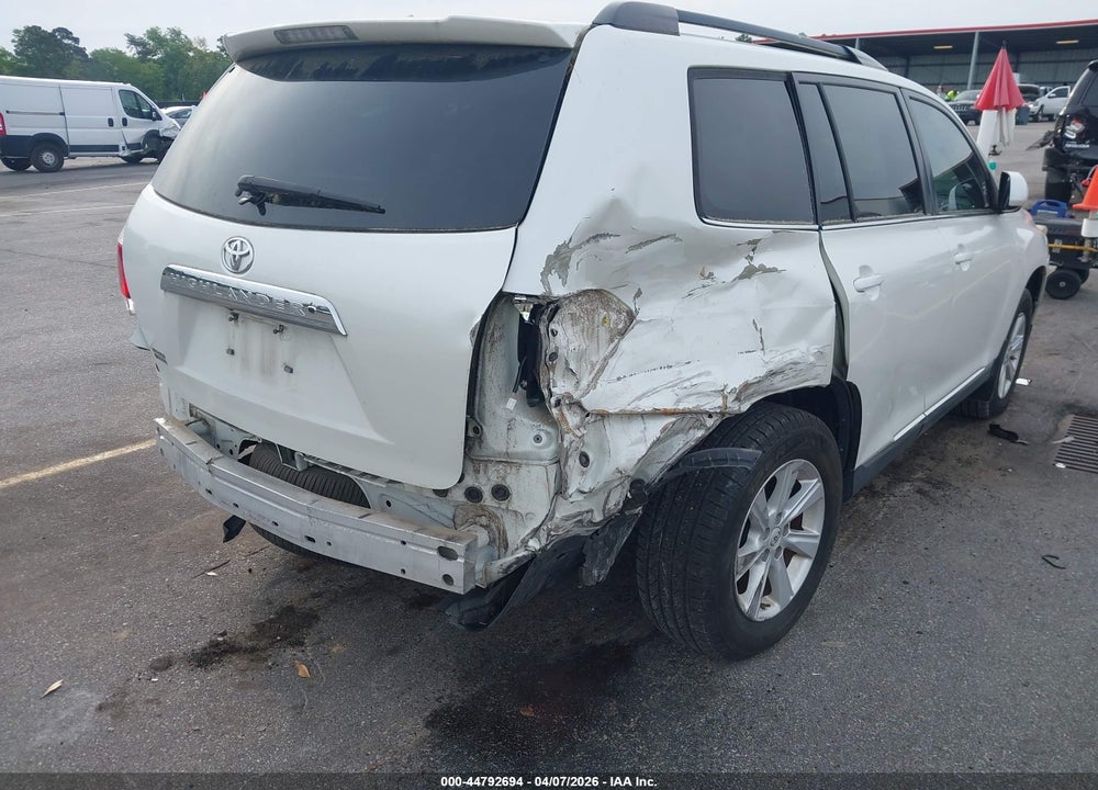 2011 TOYOTA HIGHLANDER BASE V6 VIN: 5TDZK3EH8BS048296