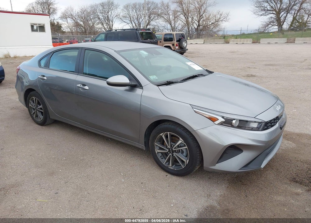 2024 KIA FORTE LXS VIN: 3KPF24AD1RE761329