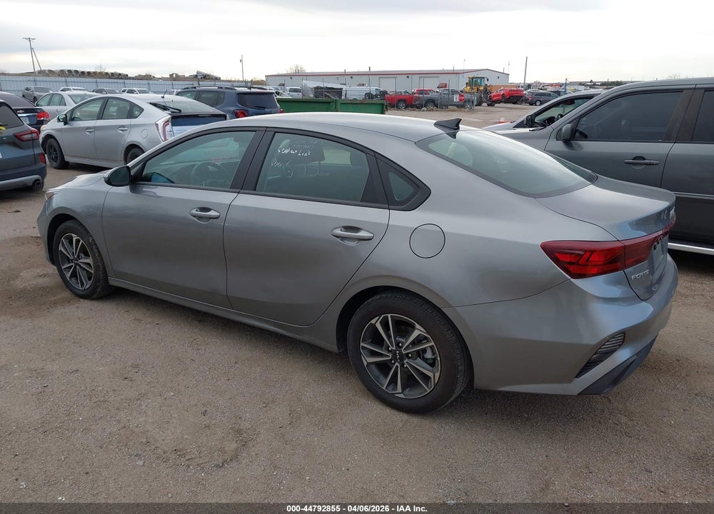 2024 KIA FORTE LXS VIN: 3KPF24AD1RE761329