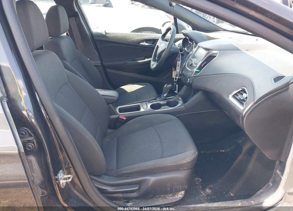 2017 CHEVROLET CRUZE LT AUTO VIN: 1G1BE5SM0H7144876
