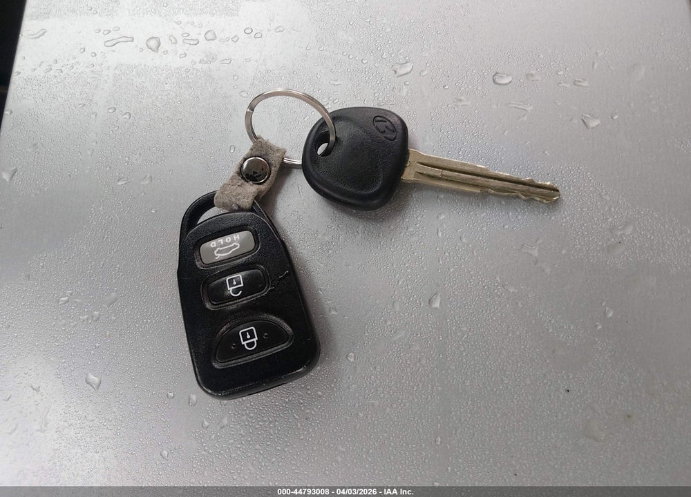 2012 HYUNDAI ELANTRA VIN: KMHDH4AE8CU439547