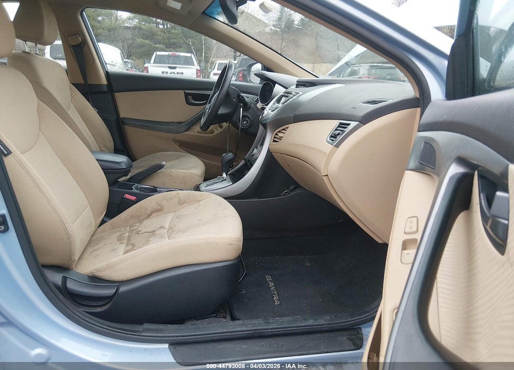 2012 HYUNDAI ELANTRA VIN: KMHDH4AE8CU439547