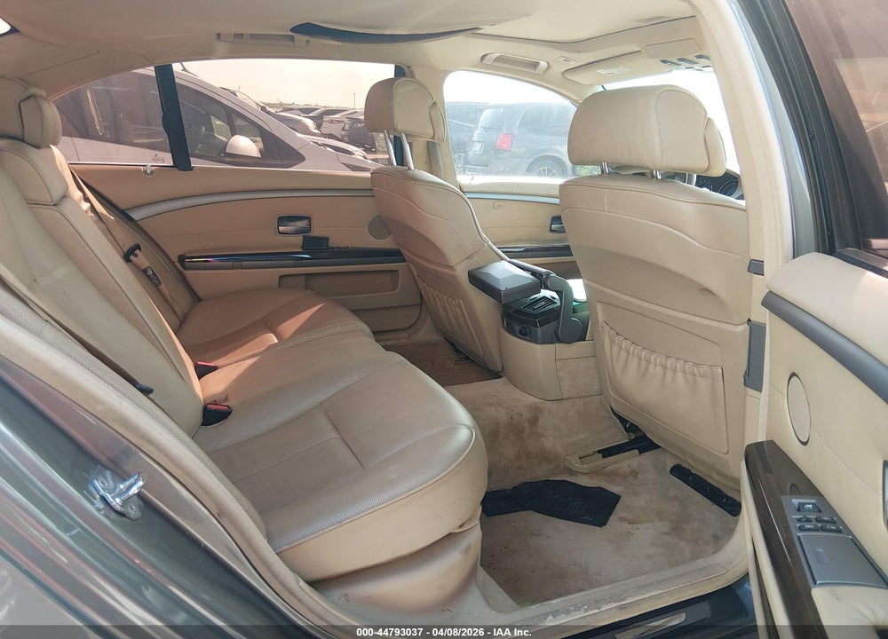 2007 BMW 750LI VIN: WBAHN83517DT72392
