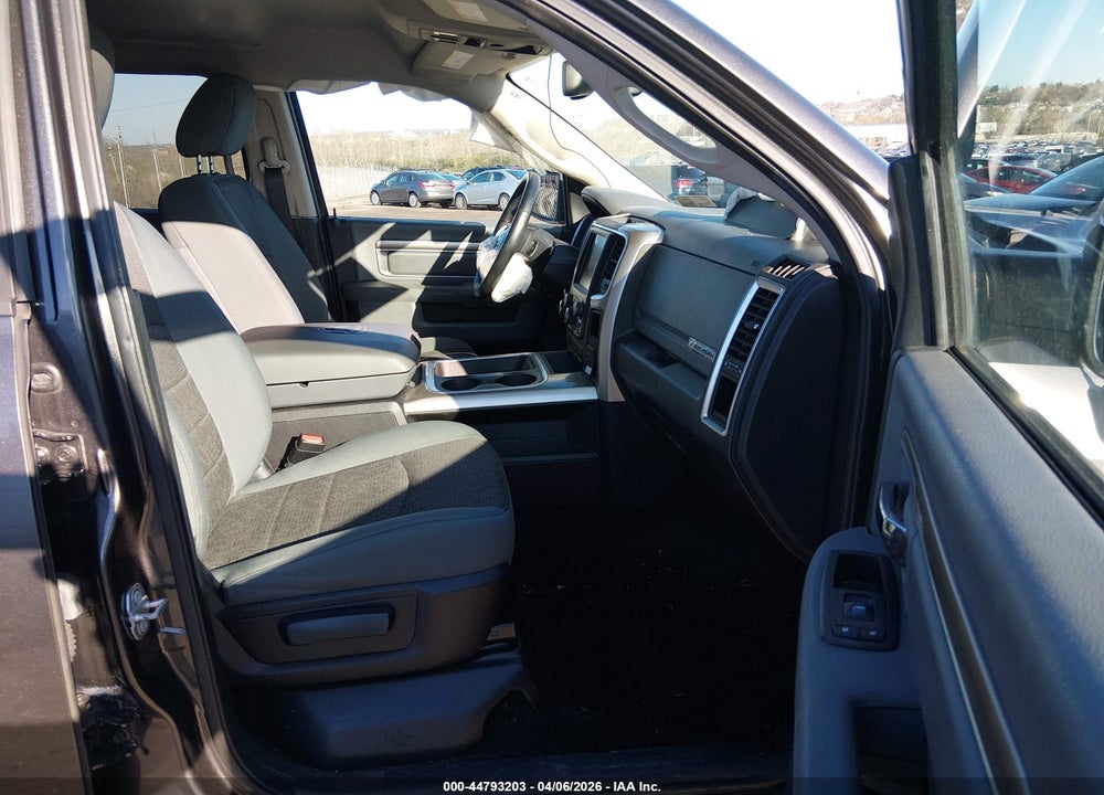 2016 RAM 1500 BIG HORN VIN: 3C6RR7LT5GG262590