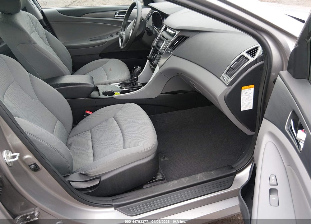 2012 HYUNDAI SONATA HYBRID VIN: KMHEC4A40CA063261