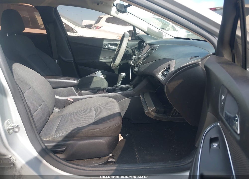 2017 CHEVROLET CRUZE LT AUTO VIN: 1G1BE5SM2H7101219