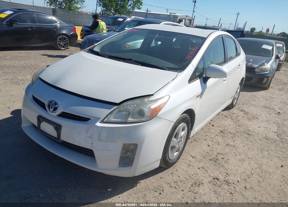 2011 TOYOTA PRIUS TWO VIN: JTDKN3DU2B0254031