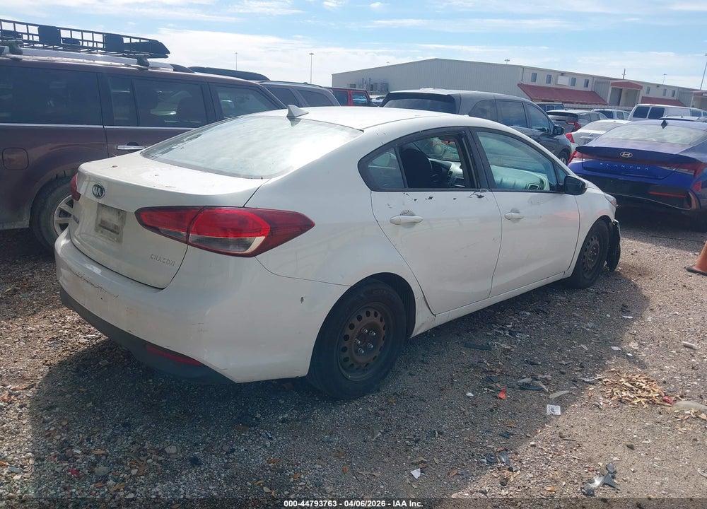 2018 KIA FORTE LX VIN: 3KPFK4A78JE275826