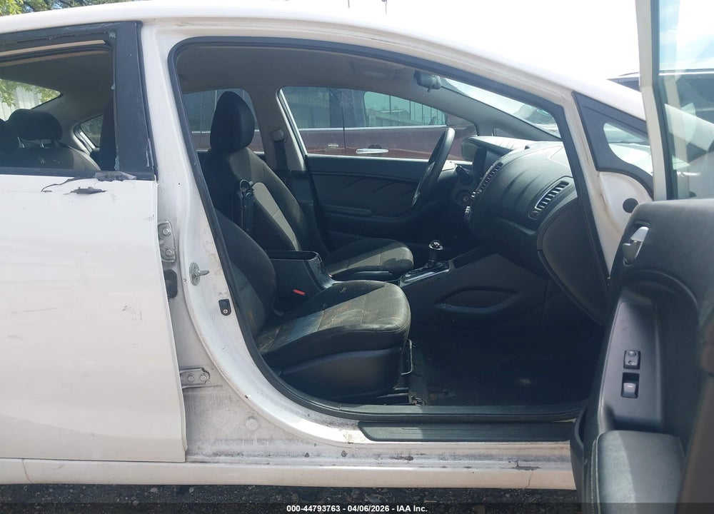 2018 KIA FORTE LX VIN: 3KPFK4A78JE275826